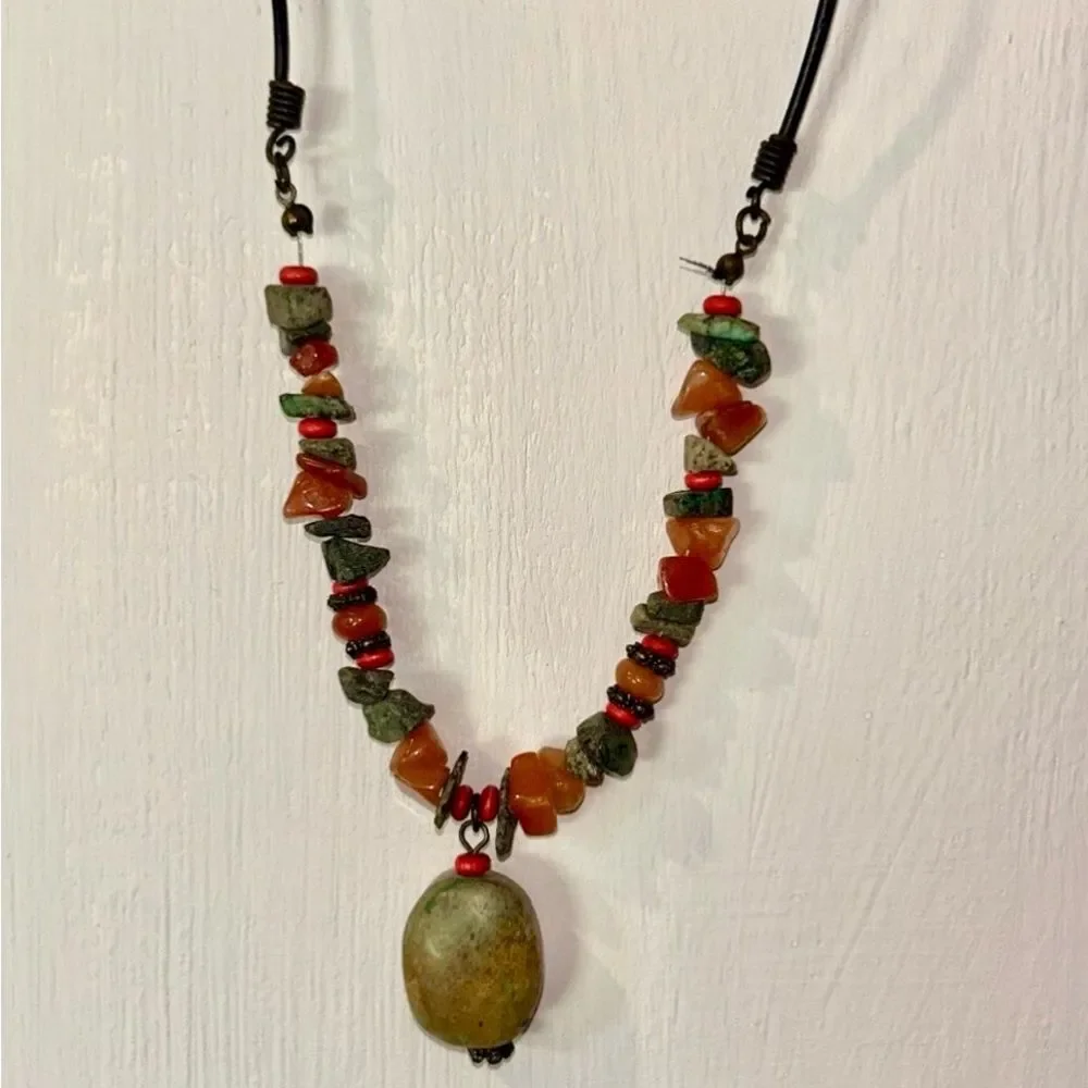 🟠🟢Vintage Multicolor Beaded Stones Necklace Pendant Boho Minimalist Bohemian